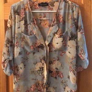 Floral blouse size small